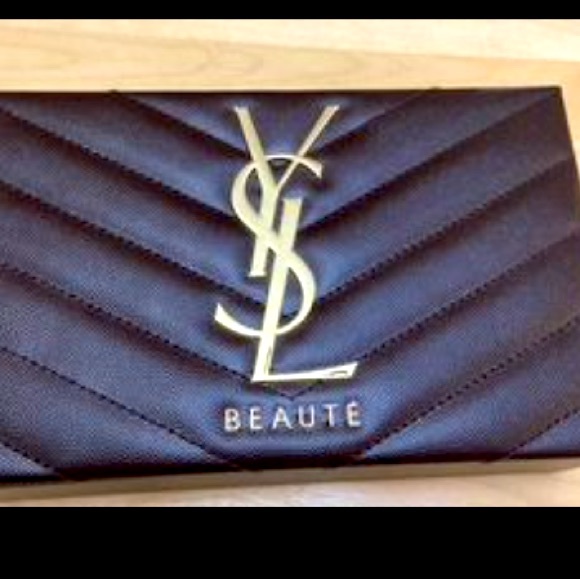 Coffret spécial Yves Saint Laurent en cuire avec mascara - Picture 1 of 2